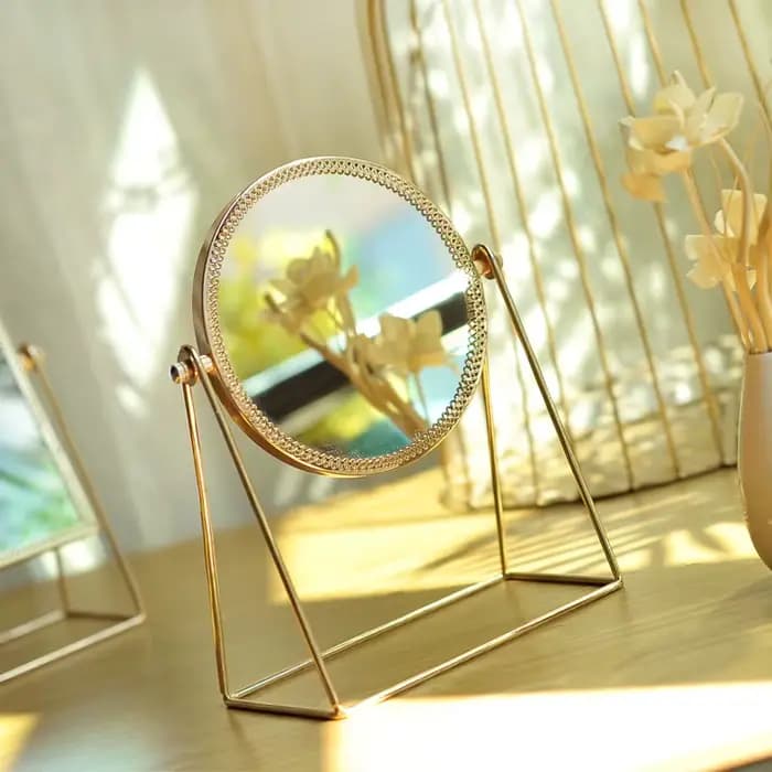 Miroir de maquillage rétro léger de luxe européen en métal doré