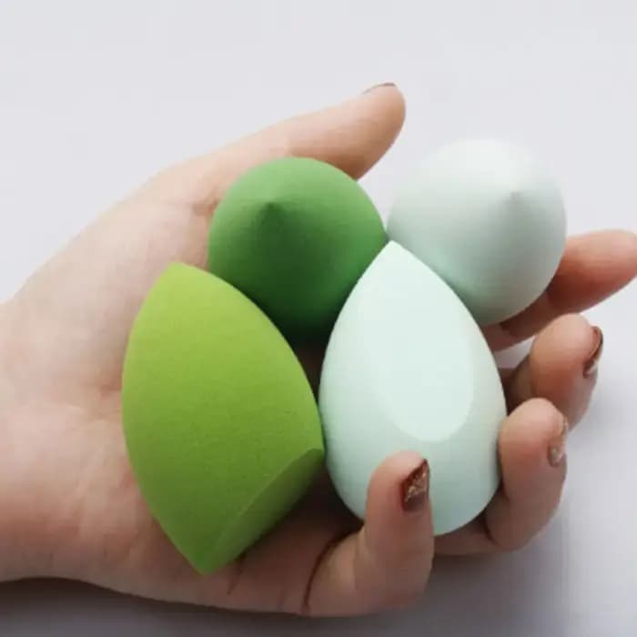 Éponge de maquillage bouffante pour fond de teint