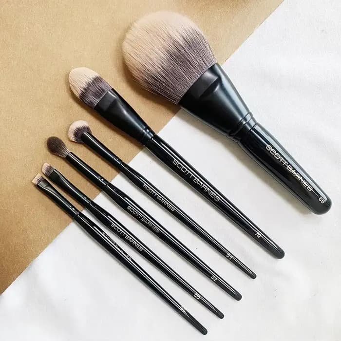 Ensemble de pinceaux de maquillage noirs de luxe de SCOTT