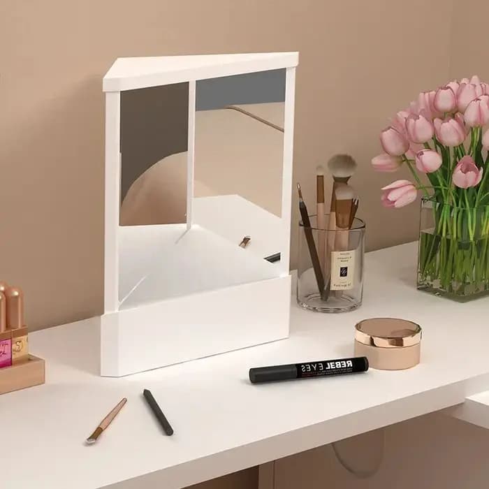 Miroir de maquillage réel