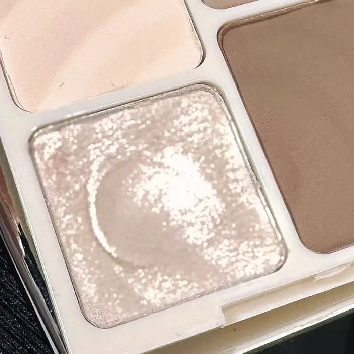 Palette complète quatre couleurs à paillettes fines