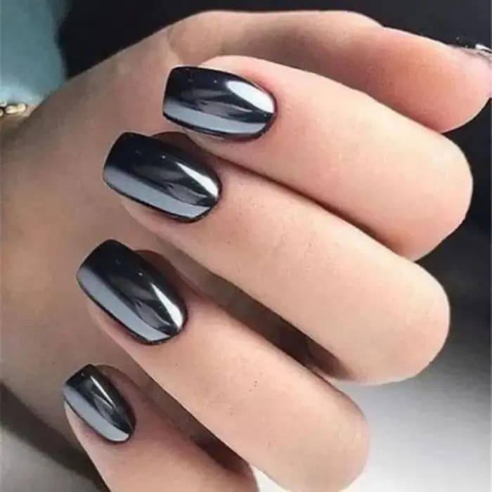 Faux ongles courts et carrés